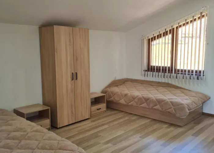 Villa хадживезула *